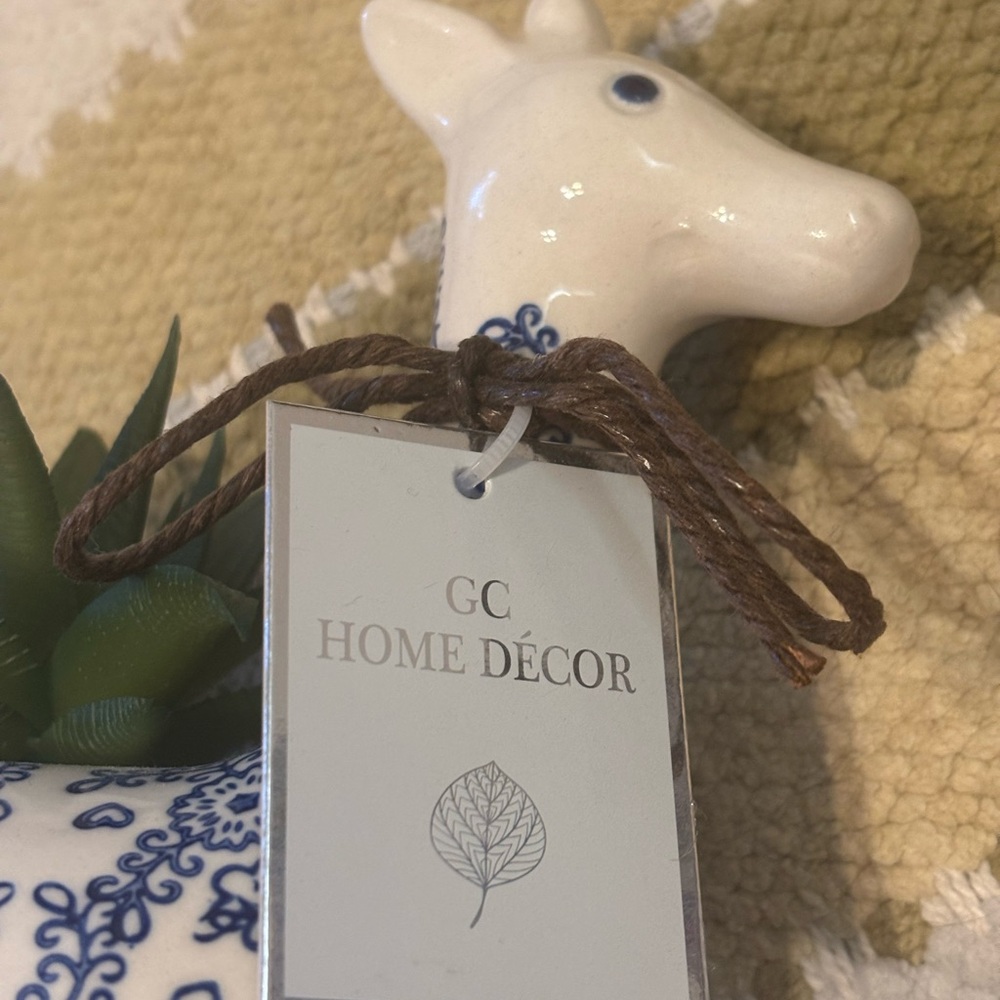 Blue and White Ceramic Giraffe Planter with faux succulent. NWT - Picture 5 of 5